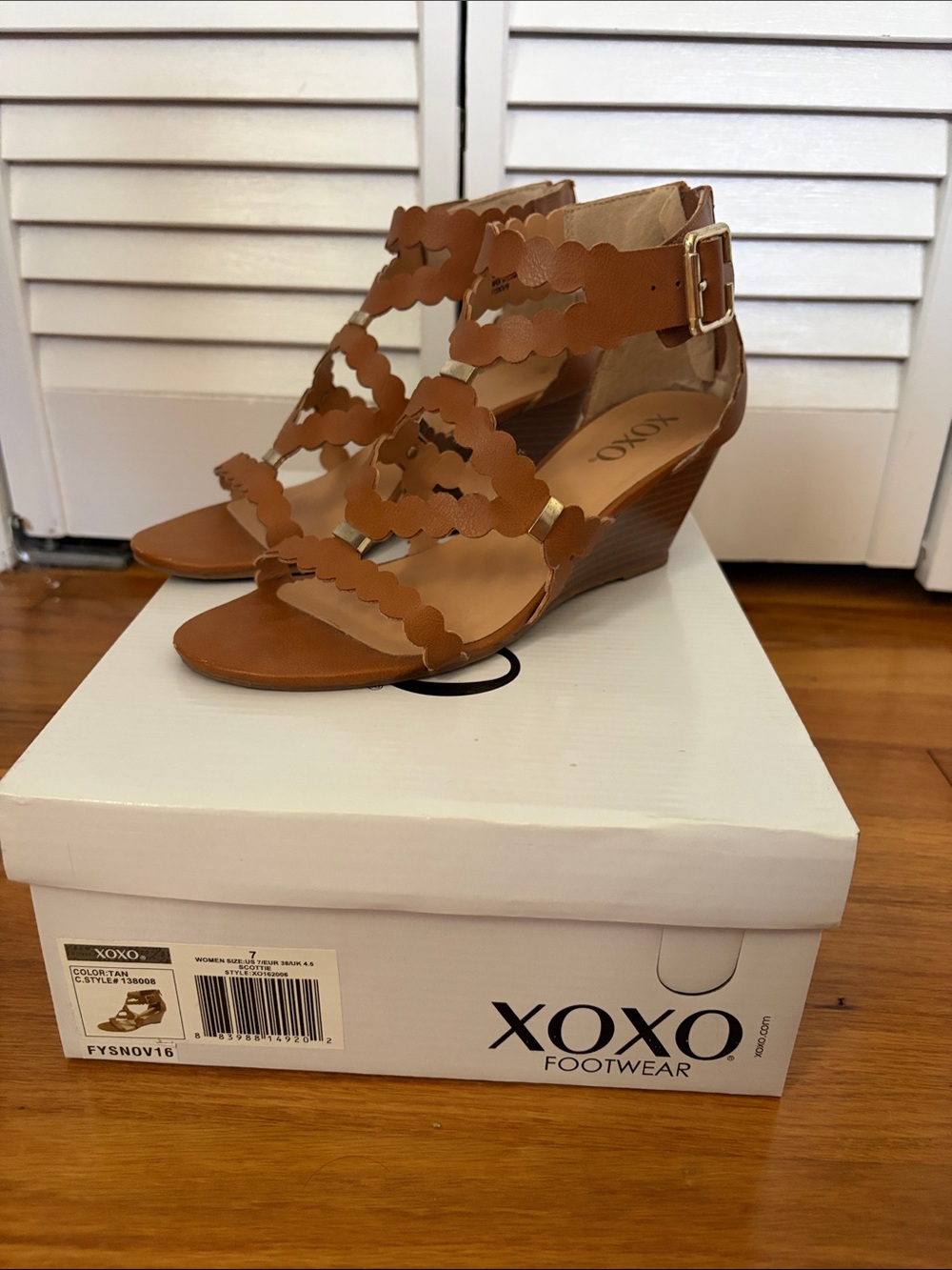 XOXO Scottie Wedge Sandal Size 7